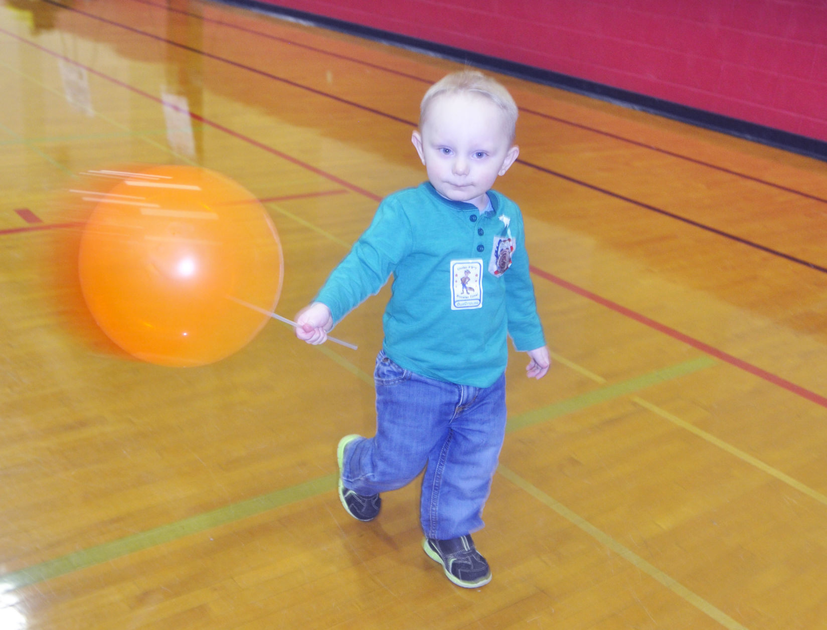 Kids Expo - boy with balloon